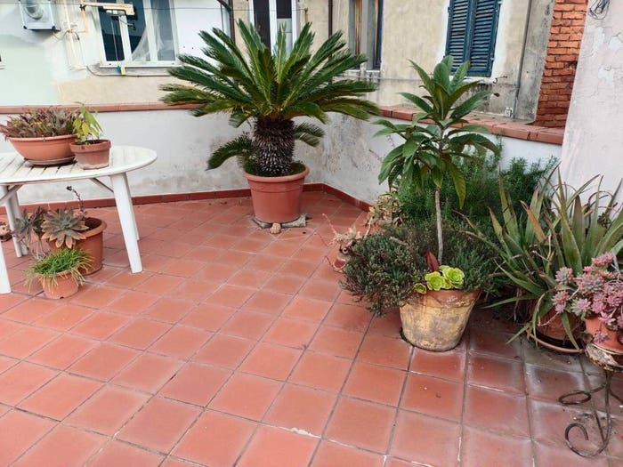 Casa con 6 locali in vendita in Via Adelmo Santini, Centro, Agliana