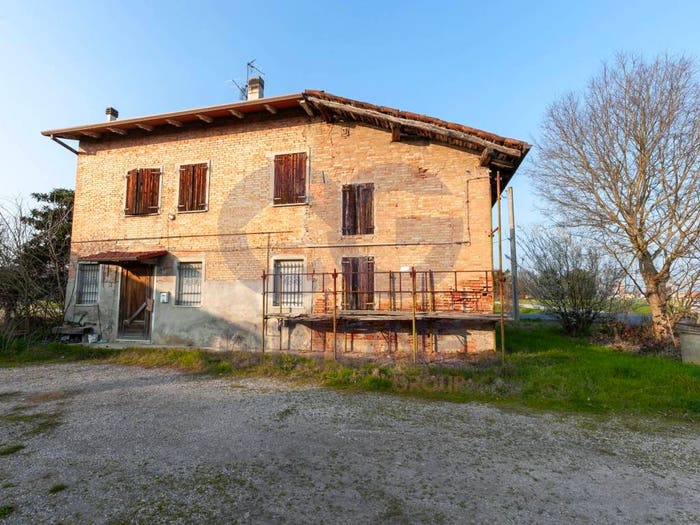 Casa quadrilocale in vendita in Via Maestra Monca, Renazzo, Cento