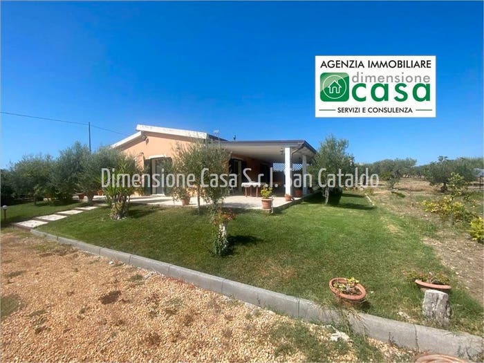 Casa bilocale in vendita in Contrada Cusatino snc, Caltanissetta