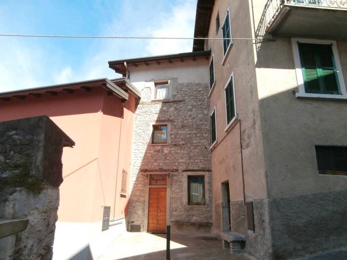 Casa trilocale in vendita in Centro, Nesso
