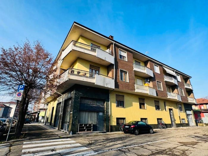 Appartamento trilocale in vendita in Via Giosuè Carducci, Centro, Bra