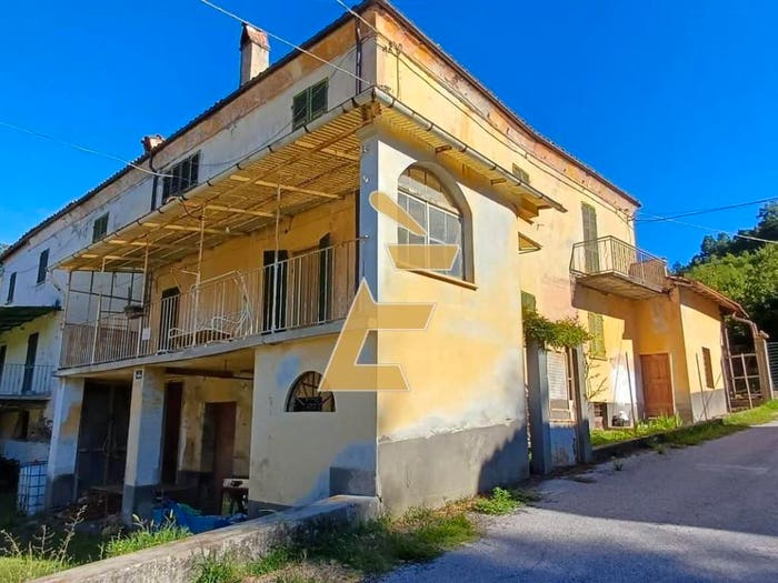 Casa con 6 locali in vendita in SALE DELLE LANGHECN BORGATA FERRERI, Sale delle Langhe