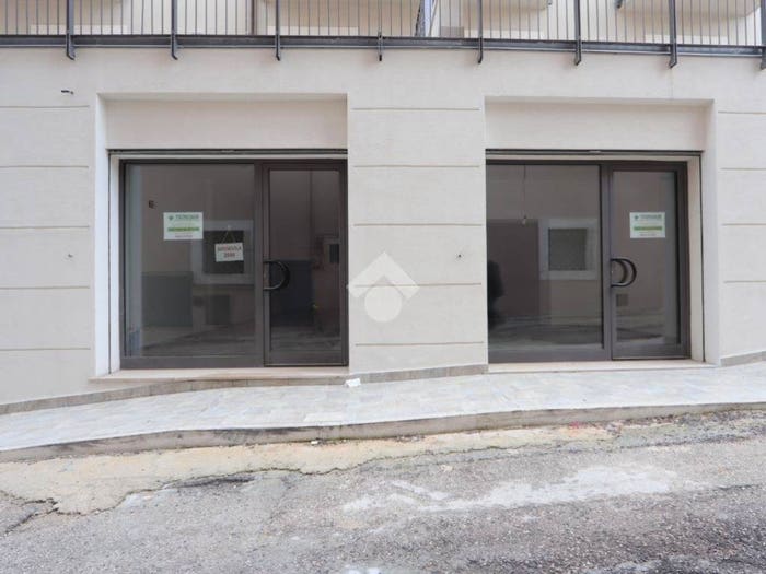 Appartamento bilocale in vendita in Via Orto Agrario, Villa Comunale, L'Aquila