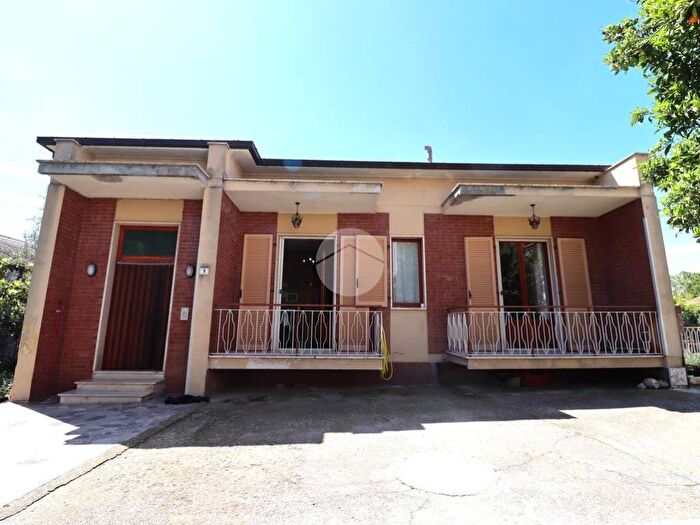 Casa con 5 locali in vendita in Via Firenze, Centro, Mosciano Sant'Angelo