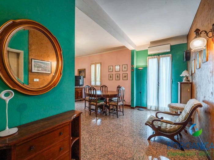 Appartamento con 6 locali in vendita in Via San Martino, Centro, Campogalliano