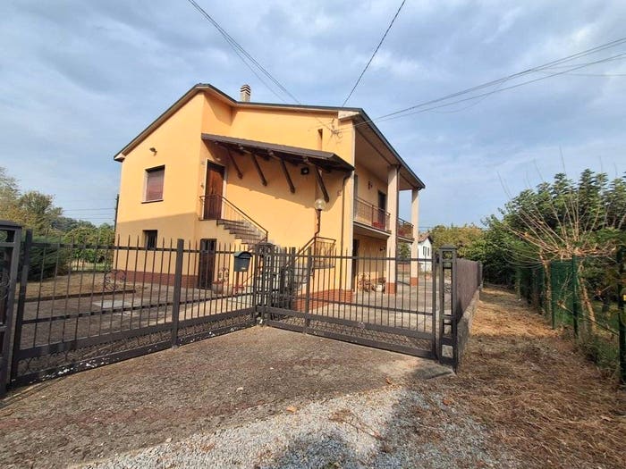 Casa con 6 locali in vendita in CORVINO SAN QUIRICO VIA CANONICO ARTURO PERDUCA, Fumo, Corvino San Quirico