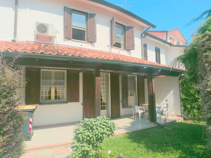 Casa con 5 locali in vendita in Viale Santo Domingo, Lido delle Nazioni, Comacchio