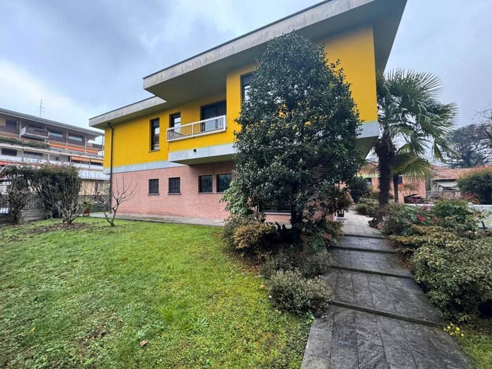 Casa con 6 locali in vendita in Via Vittorio Arconti, Sciarè, Gallarate
