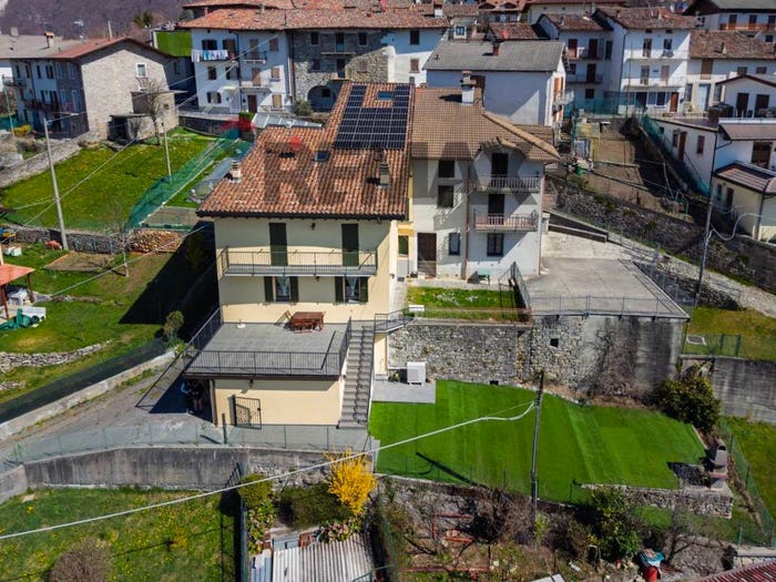 Casa con 6 locali in vendita in Vicolo Pozzi, Costa Di Serina, Costa Serina