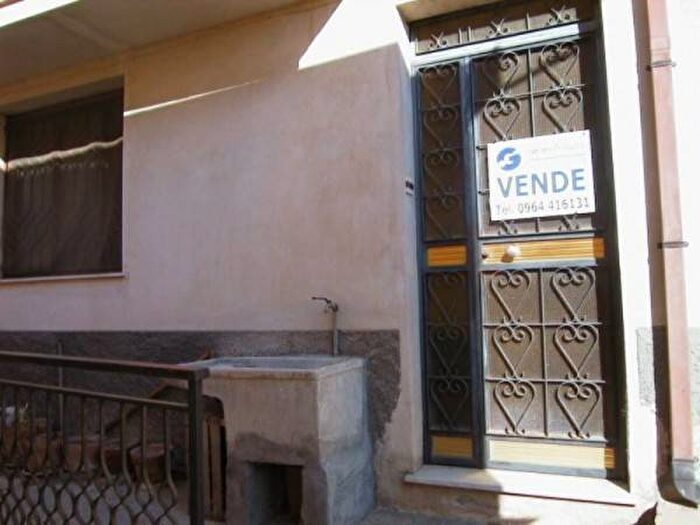 Casa quadrilocale in vendita in via COLOMBO, Gioiosa Ionica