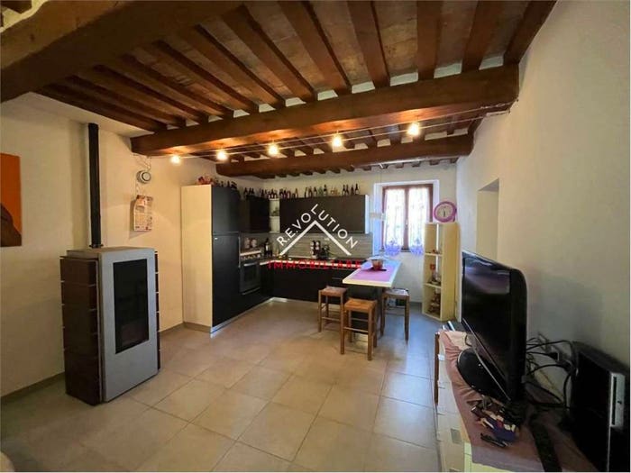 Casa con 6 locali in vendita in vocabolo coldellafonte snc, Centro, Pietralunga
