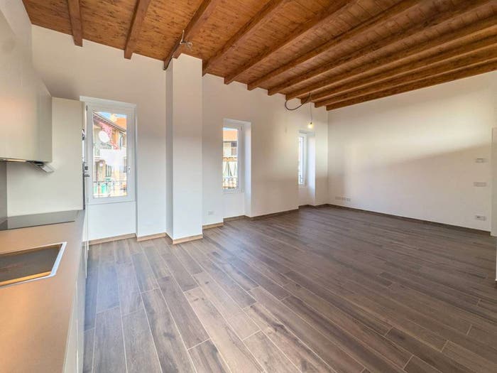 Appartamento trilocale in vendita in Via San Pietro, Centro, Cantello