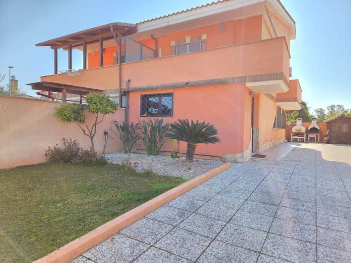 Casa con 6 locali in vendita in Via Giuseppe Dechelette, Ostia Antica, Roma