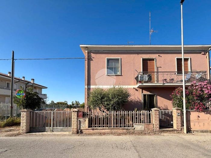 Casa quadrilocale in vendita in V Fratelli Zuccari, Baia Metauro, Fano