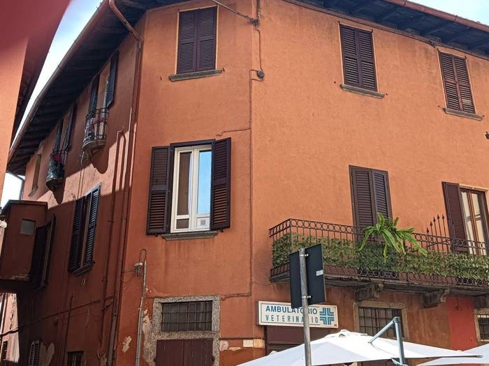 Appartamento bilocale in vendita in Via Giuseppe Parini, Albavilla