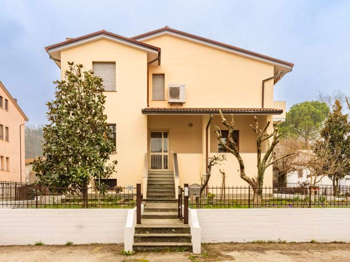Appartamento con 5 locali in vendita in Via Alba Rabatta, Borgo Tossignano