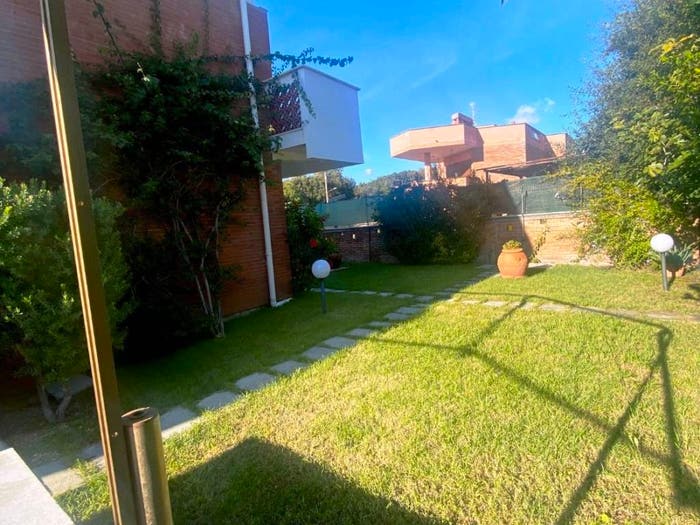 Casa con 6 locali in vendita in Via dei Lillà, Lavinio Mare, Anzio