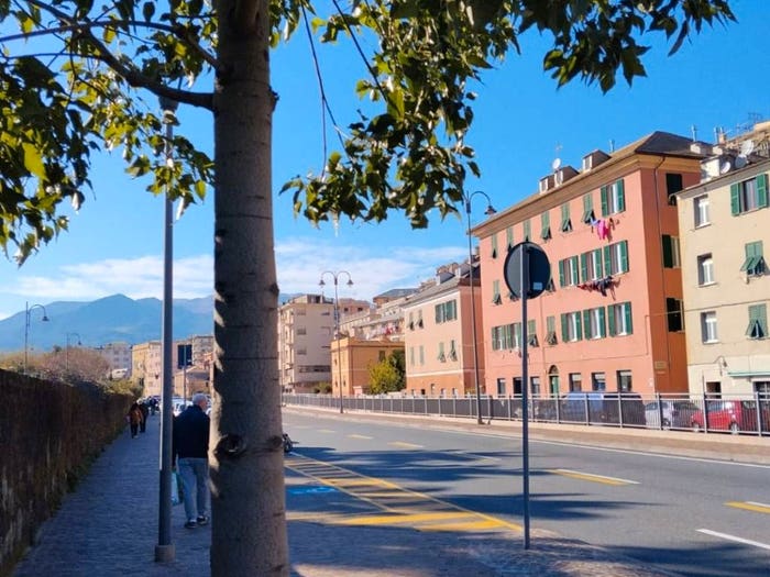 Appartamento trilocale in vendita in Via Prà, Pra', Genova