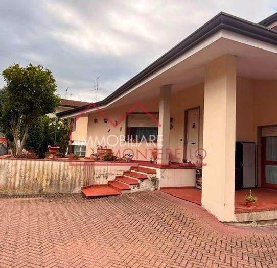 Casa con 6 locali in vendita in Via Don Giovanni Minzoni, Massarosa Paese, Massarosa