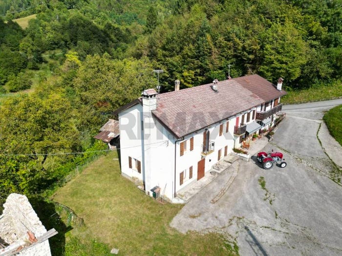 Casa con 6 locali in vendita in Frazione Stabie, Borgo Valbelluna