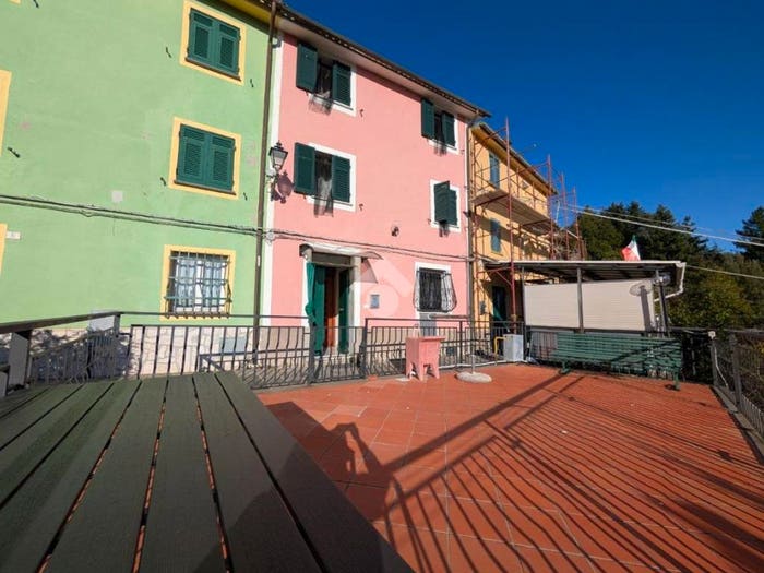 Casa trilocale in vendita in Via Belvedere, Mattarana, Carrodano