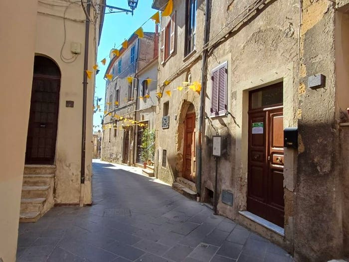 Appartamento con 5 locali in vendita in Via Carlo Emanuele, Ischia di Castro