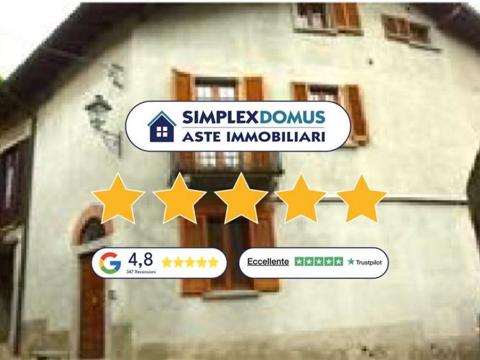 Appartamento con 6 locali in vendita in Via Pietro Fioroni, Lasnigo