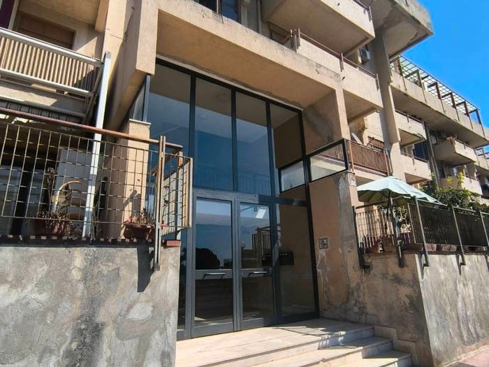 Appartamento quadrilocale in vendita in Salita MontesantoContrada Petrazza, Villaggio Santo, Messina