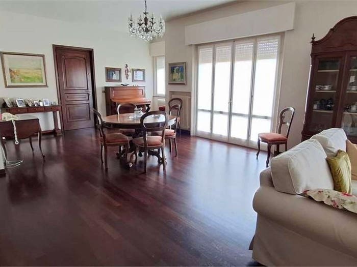 Casa con 6 locali in vendita in Centro, Caorso