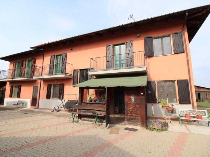 Appartamento con 6 locali in vendita in Berteri, Santo Stefano Roero