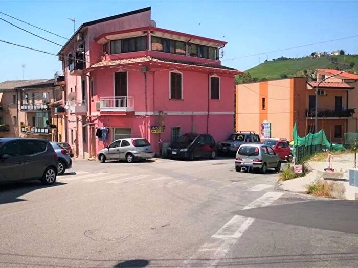 Appartamento con 6 locali in vendita in Vico I Della Stazione, Sala, Catanzaro