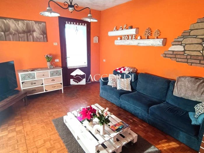 Casa quadrilocale in vendita in Via Chiesa Monumento, Crocetta del Montello