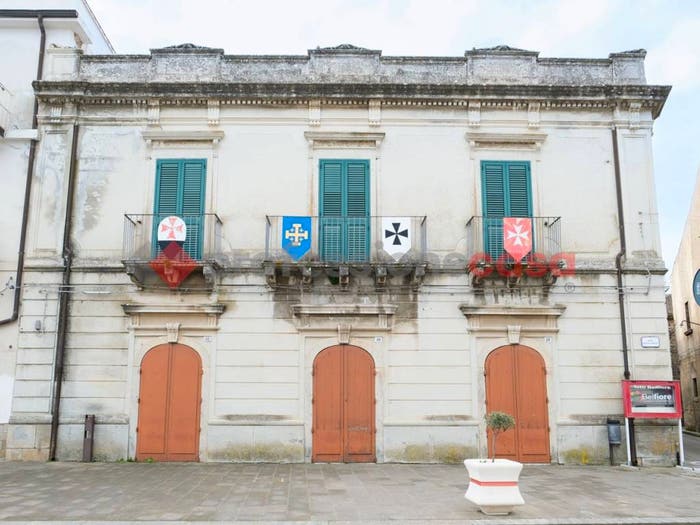 Casa con 6 locali in vendita in Corso Principe Umberto, Centro, Montalbano Elicona