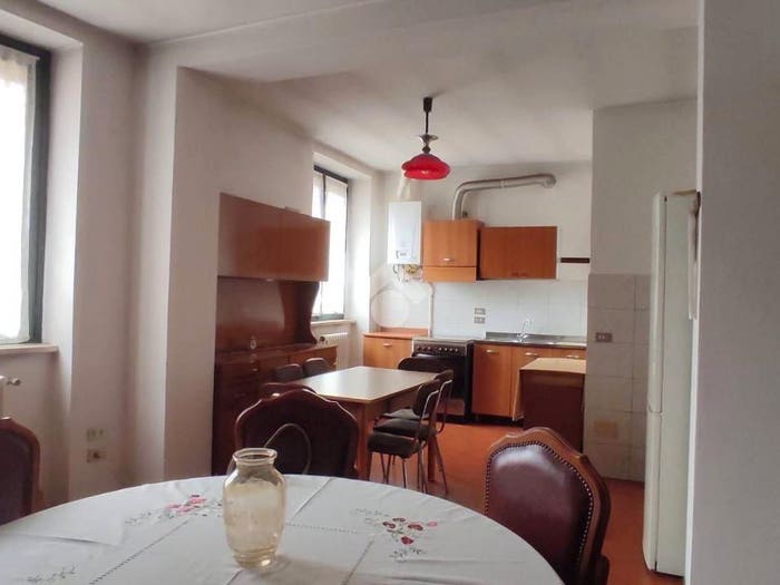 Casa bilocale in vendita in Piazza Sant'Ambrogio, Centro, Lonate Pozzolo