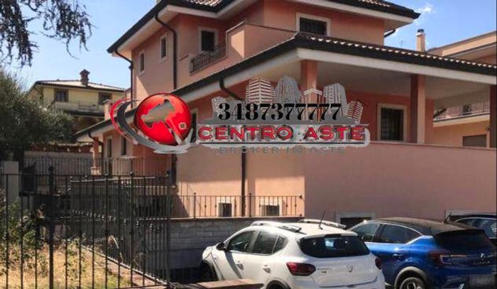 Appartamento con 6 locali in vendita in Via Santa Cristina Gela Roma RM Italia, Finocchio, Roma