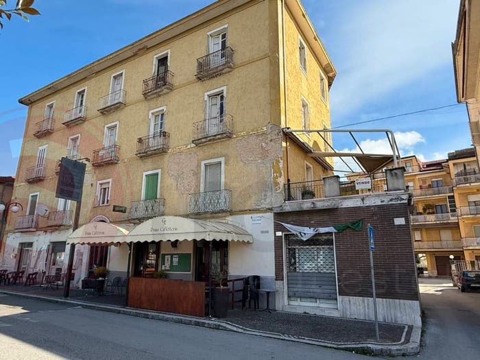Appartamento con 6 locali in vendita in Piazza Trento, Collefontana Fontana Liri Inferiore, Fontana Liri