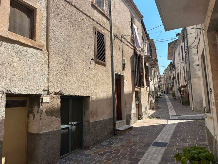 Casa con 6 locali in vendita in Via Ruggieri, Centro, Roccamorice