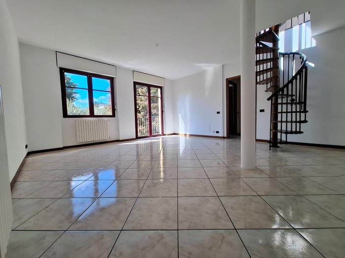 Appartamento trilocale in vendita in Via Monviso, Centro, Lomazzo