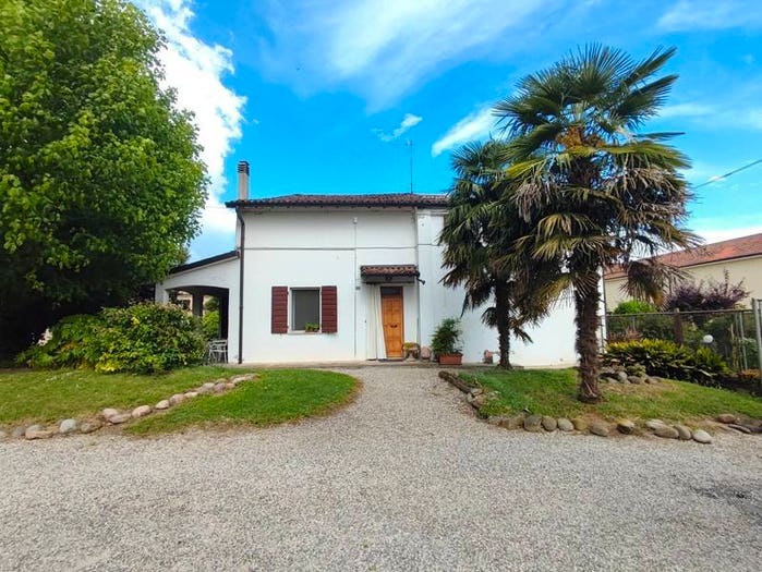 Casa con 6 locali in vendita in Via per San Biagio, Centro, Bondeno