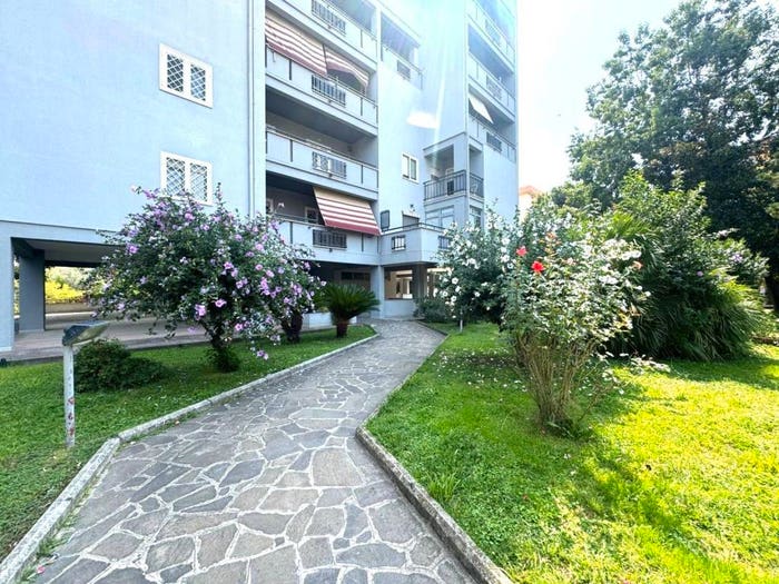 Appartamento con 5 locali in vendita in Via Aldo Moro, Centro, Aprilia