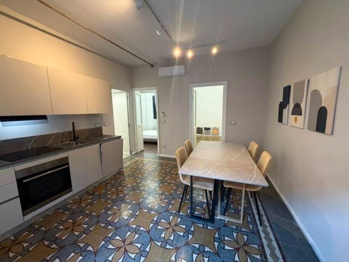 Appartamento trilocale in vendita in Via Antonio Ghilini, Centro, Loano