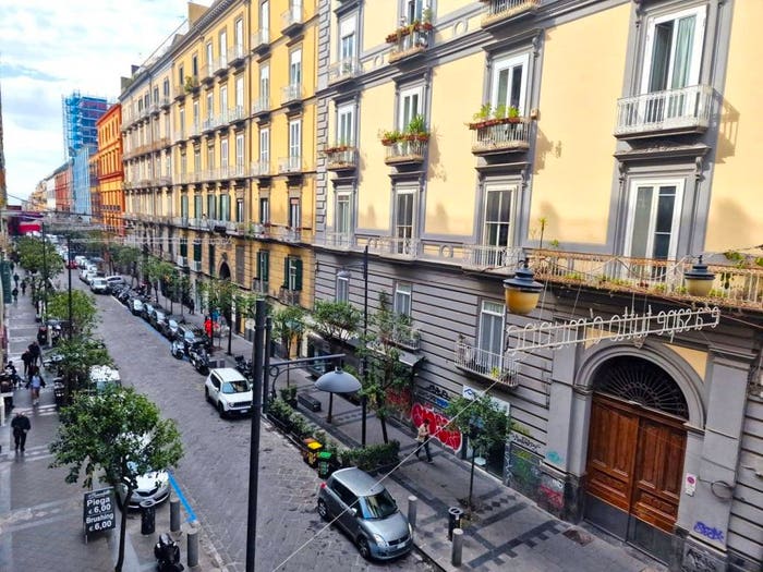 Appartamento con 6 locali in vendita in Via Duomo, Tribunali, Napoli