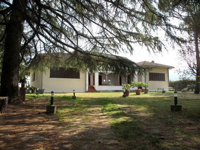 Casa con 6 locali in vendita in Via dei Molini, Centro, Magione