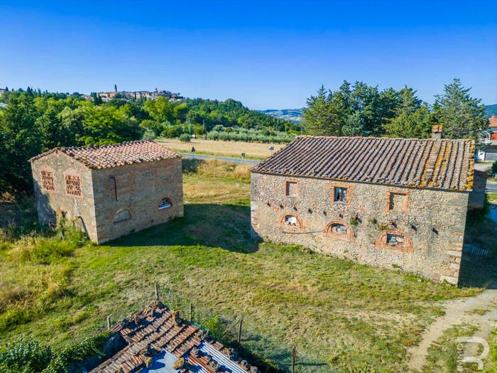 Casa con 6 locali in vendita in Viale San Piero, Centro, Pomarance