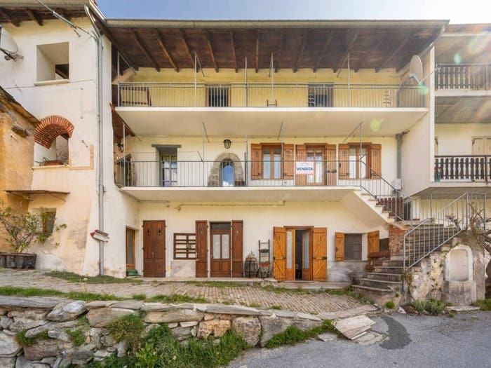 Casa quadrilocale in vendita in Piazza Comunale Snc, Macra