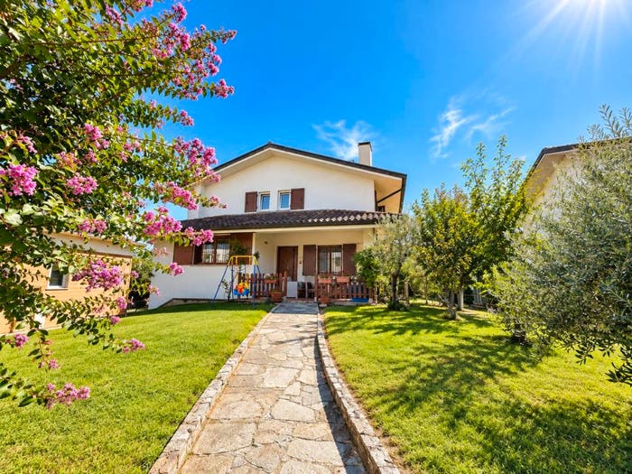 Casa con 6 locali in vendita in Via Buess, Qualso, Reana del Rojale