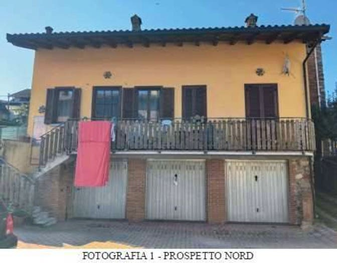 Appartamento trilocale in vendita in Via Circonvallazione, Centro, Varallo Pombia