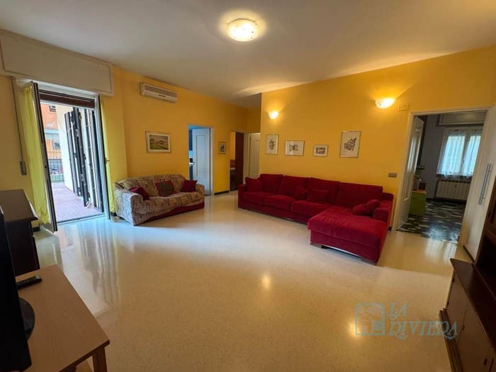 Appartamento con 5 locali in vendita in Via Gioiello, Centro, Cogoleto