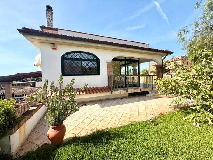Casa con 5 locali in vendita in Via della Chiusa, Cioccati Zucchetti, Nettuno