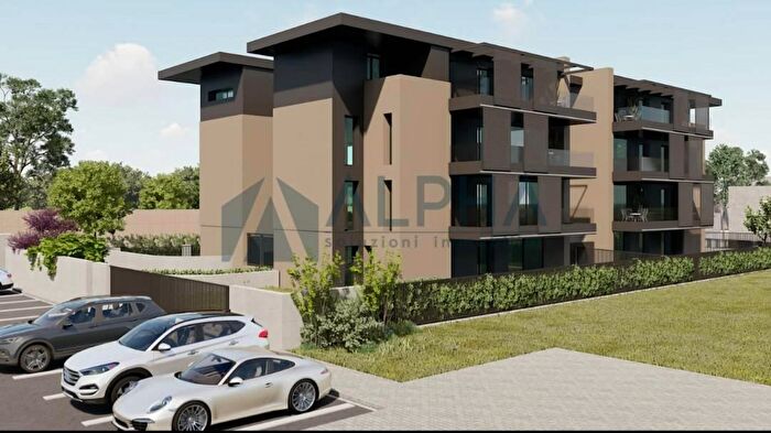 Appartamento con 5 locali in vendita in Viale Italia, Forli'